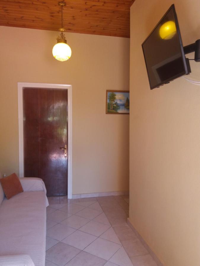 Theos Apartments Agios Stefanos Avliotes  Exteriör bild